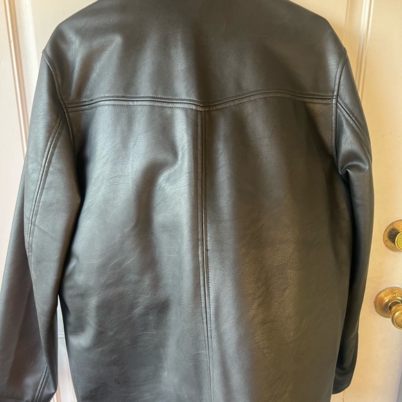 Black button leather coat - Picture 4 of 4